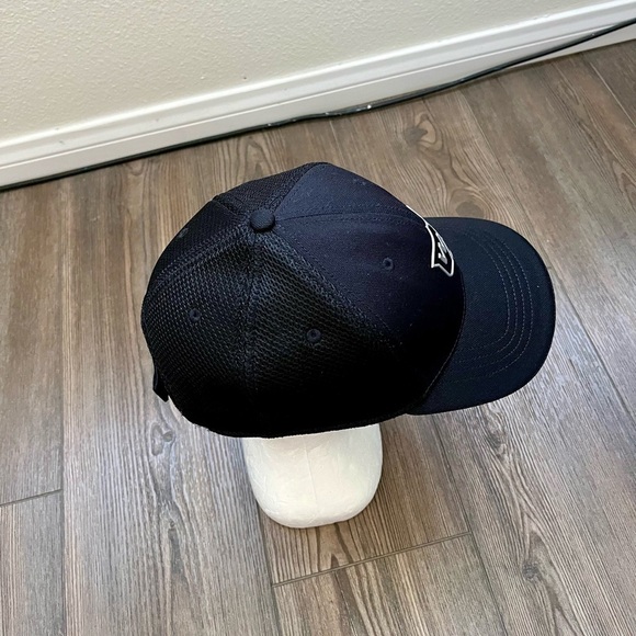 Wilson Black Cap with White and Red Accents - Picture 5 of 8